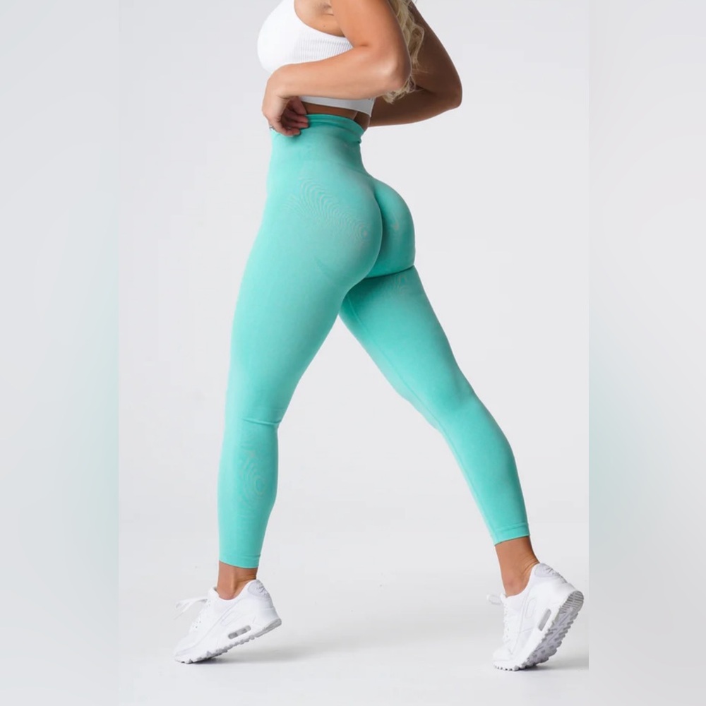 NWOT NVGTN Mint Green Legging